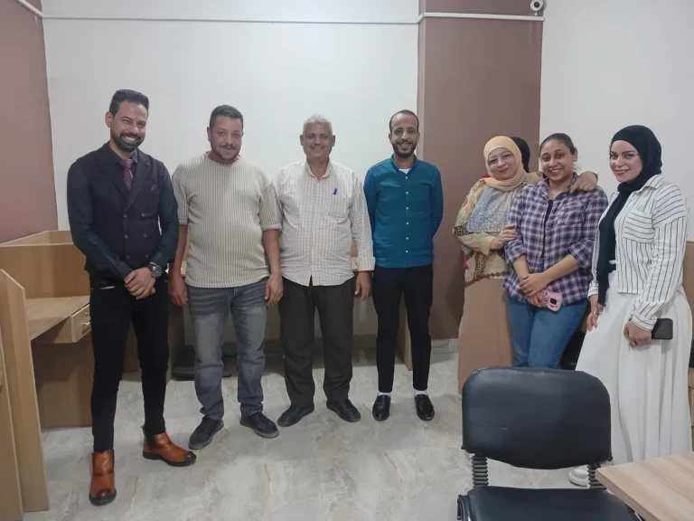 محافظ أسيوط : تكثيف برامج التوعية بالقوانين الجديدة لضمان حقوق العمال ودعم بيئة عمل آمنة