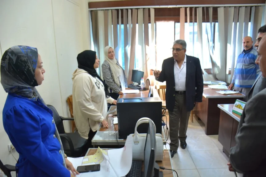 محافظ الدقهلية يتفقد إدارات الديوان العام ويؤكد : سرعة إنجاز الخدمات للمواطنين وتوفير كافة أوجه الرعاية لهم خلال فترة الانتظار