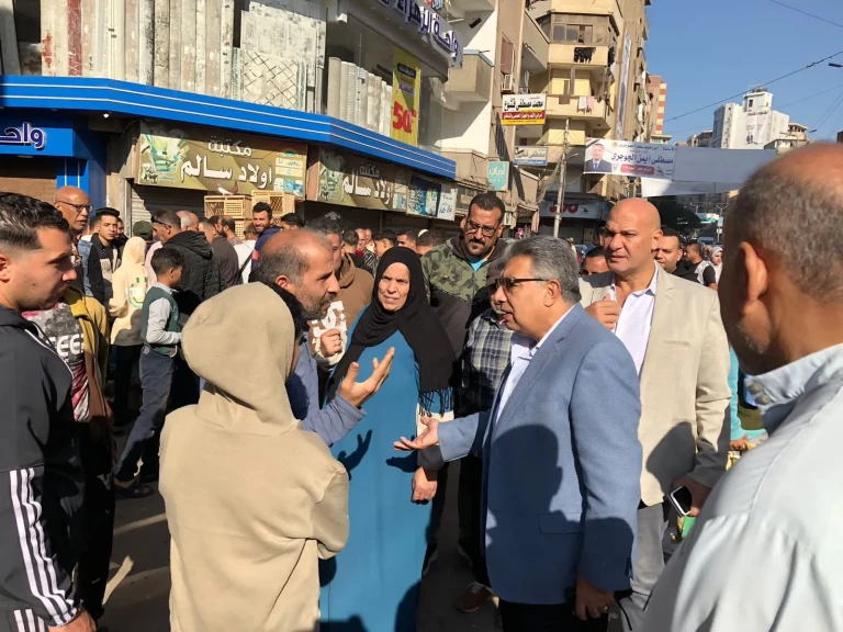 محافظ الدقهلية في جولة تفقدية صباحية بحي غرب المنصورة : ويكلف بنقل سوق الحمام بمنطقة الشيخ حسانين إلى سوق الخضار