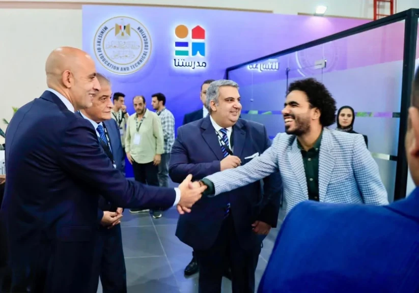 وزير التربية والتعليم يتفقد جناح ”مدرستنا” في معرض ”Cairo ICT”