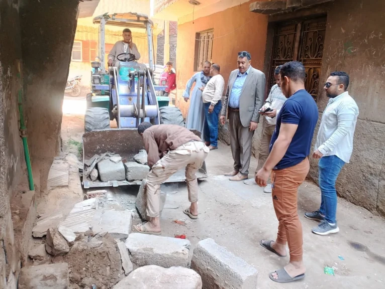 محافظ أسيوط : توسعة وتسوية شوارع مركز البداري استعدادًا لتركيب بلاط الإنترلوك ضمن الخطة الاستثمارية 2025-2026