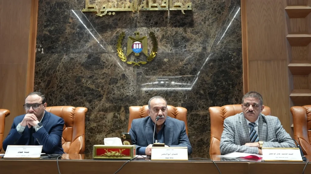 محافظ أسيوط يعلن خلال المجلس التنفيدار أوبرا في صعيد مصر ويؤكد صرح تنويري يضع المحافظة على خريطة الإبداع