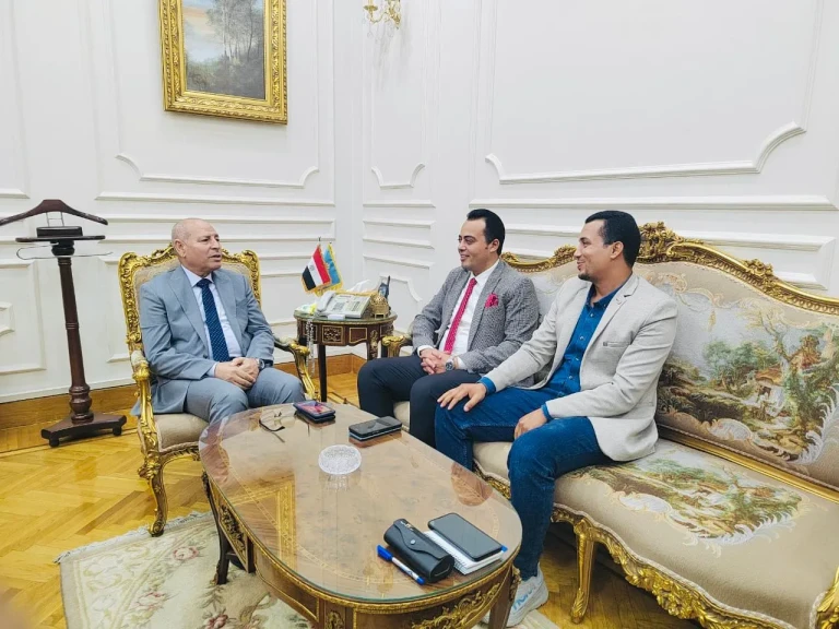 تفاصيل لقاء محافظ القاهرة مع  محمد الشاذلي، عضو مجلس نقابة الصحفيين ورئيس لجنة الشئون العربية