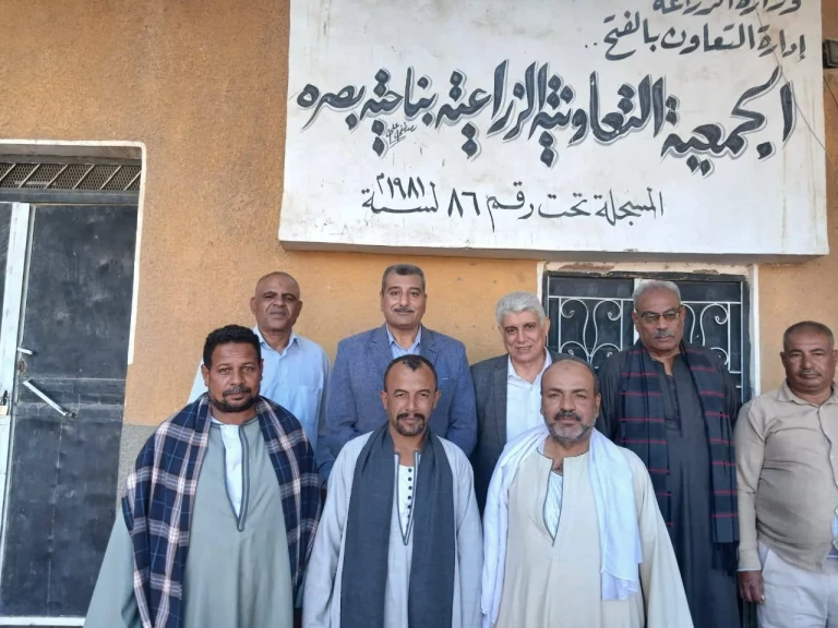 محافظ أسيوط يشدد على متابعة صرف وتوزيع الأسمدة الزراعية بالقرى ووكيل الزراعة يتفقد الجمعيات بمركز الفتح