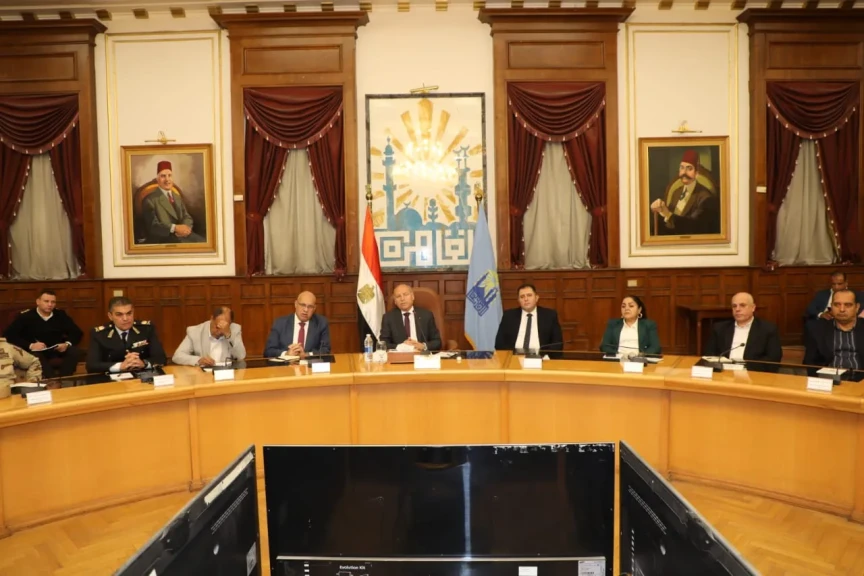 محافظ القاهرة : مقلب رسمي موحد لإلقاء الردش ومخلفات البناء بجوار الطريق الدائرى الأوسطى بالتعاون مع الشركة الوطنية للطرق