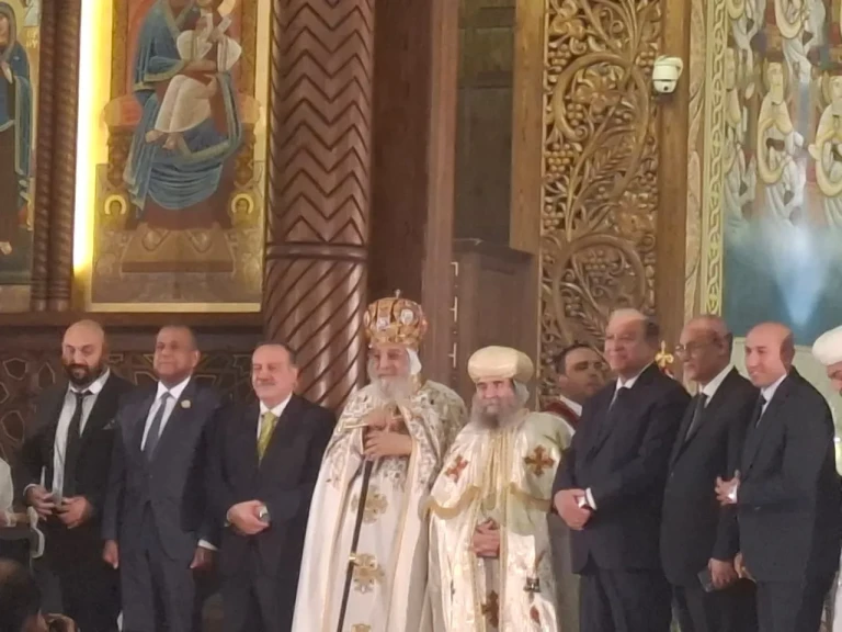 محافظ أسيوط يشارك في قداس ترقية الأنبا يوأنس إلى رتبة مطران بالكاتدرائية المرقسية