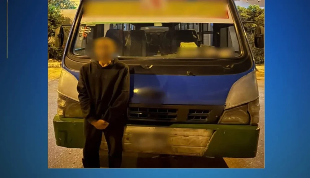 تفاصيل القبض على سائق سيارة نقل جماعي تحرش بطالبة بالتجمع الاول بالقاهرة  ولدى مقاومتها له قام بتركها وفرا هارباً
