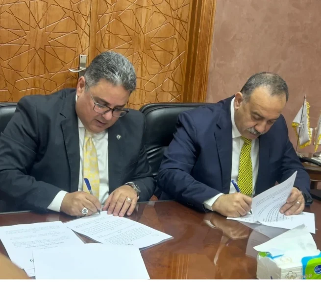 محافظ أسيوط يوقع بروتوكول تعاون مع ”مصر الجديدة للإسكان” لتطوير منازل بمركز ديروط بقيمة 2 مليون جنيه