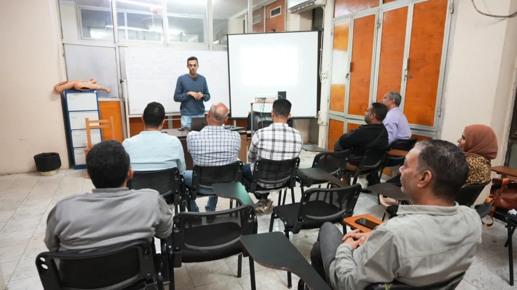 محافظ أسيوط : ورشة تدريبية لتنمية مهارات العاملين بالمحافظة في التصميم الإعلاني والتصوير والمونتاج بالتعاون مع كلية الفنون التطبيقية