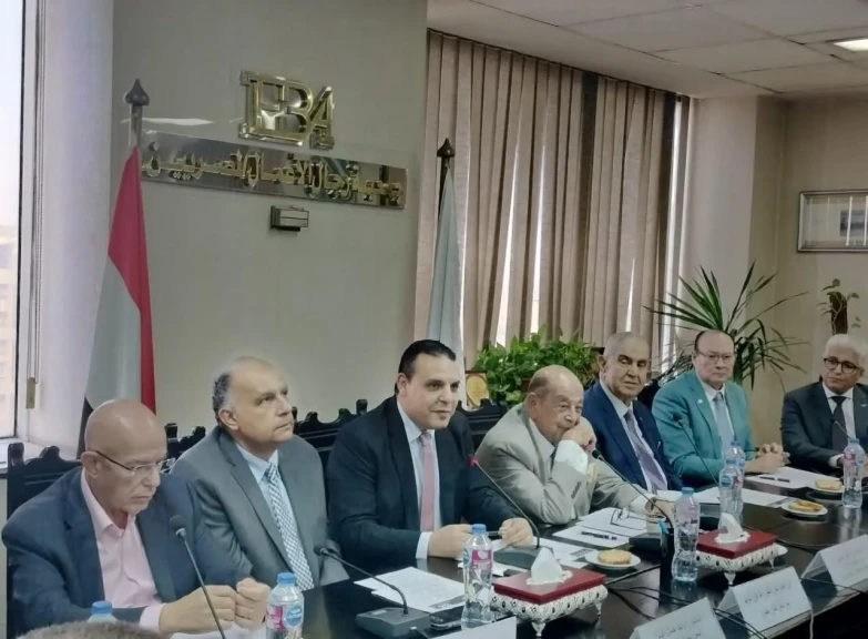 التمثيل التجاري المصري وجمعية رجال الأعمال ينظمان لقاءً موسعًا لبحث فرص تصدير خدمات التطوير العقاري والمقاولات إلى إفريقيا.