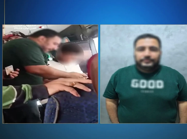 أجهزة الأمن بالقاهرة تضبط شخص قام داخل إحدى وسائل المواصلات بتوزيع كروت خاصة بأحد المرشحين وتوجيه المواطنين للإدلاء بأصواتهم