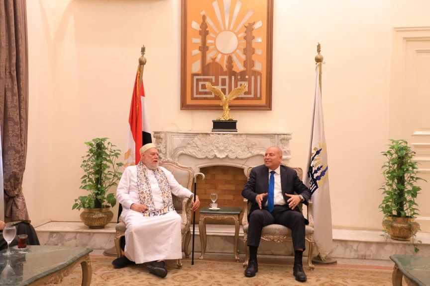 بالصور .. محافظ القاهرة يتلقى د. على جمعة عضو لجنة كبار العلماء والوفد المرافق له