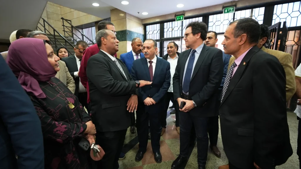 محافظ أسيوط ووزير الثقافة يتفقدان قصر ثقافة أحمد بهاء الدين لبحث سبل تطويره لتعزيز الأنشطة الثقافية