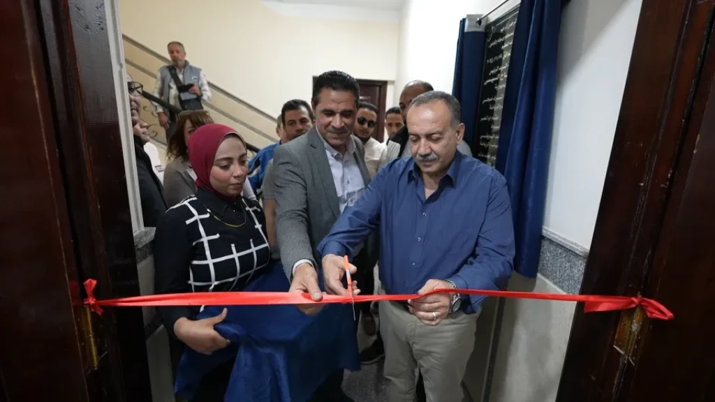 محافظ أسيوط يفتتح صالات الأنشطة المطورة بنادي غرب البلد ويكرم المواهب الرياضية بمكافآت مالية ويوجه بصرف زي لفريق الكشافة