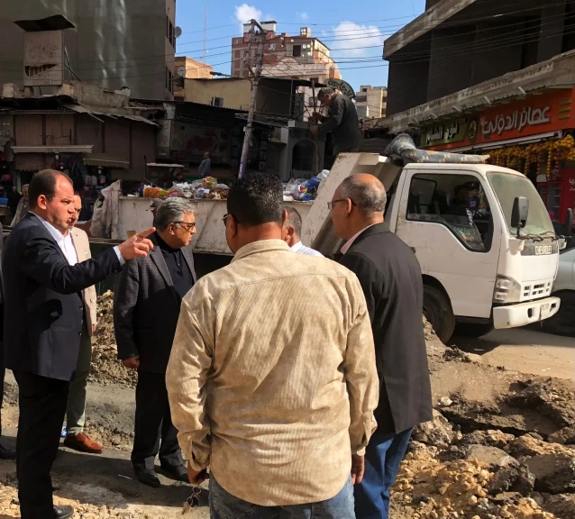 محافظ الدقهلية يتفقد شوارع المنصورة ويوجه:  برفع كفاءة شارع بنك مصر وسرعة الانتهاء من موقف سيارات (باركنج) عند تقاطع ”السكة الجديدة” و”حسين بك”