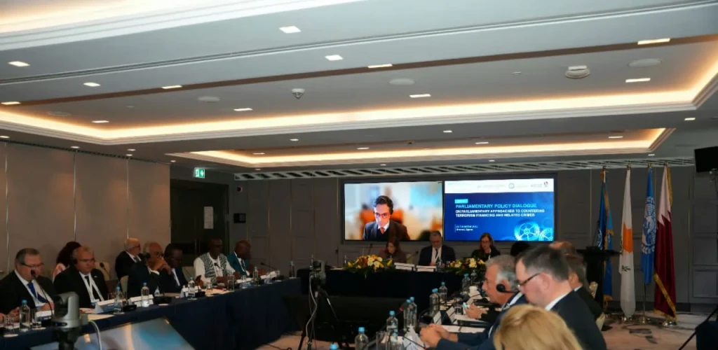 البرلمان العربي: تمويل الإرهاب والاتجار بالبشر وجهين لشبكة واحدة من الجريمة المنظمة العابرة للحدود