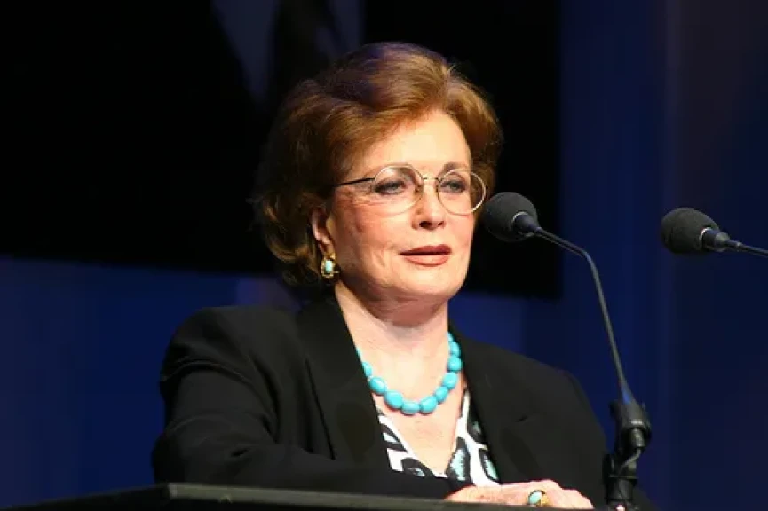 رغم رحيلها منذ سنوات ..خبر وفاة جيهان السادات متداول على مواقع التواصل الاجتماعي