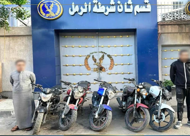 بالصور والتفاصيل .. سقوط عصابة خطيرة لسرقة الدراجات النارية بالإسكندرية