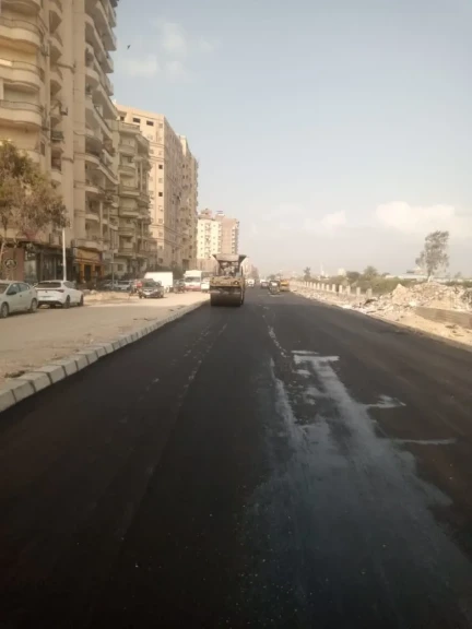 محافظ الدقهلية يتابع أعمال تطوير ورصف شارع ترعة المنصورية بالمنصورة