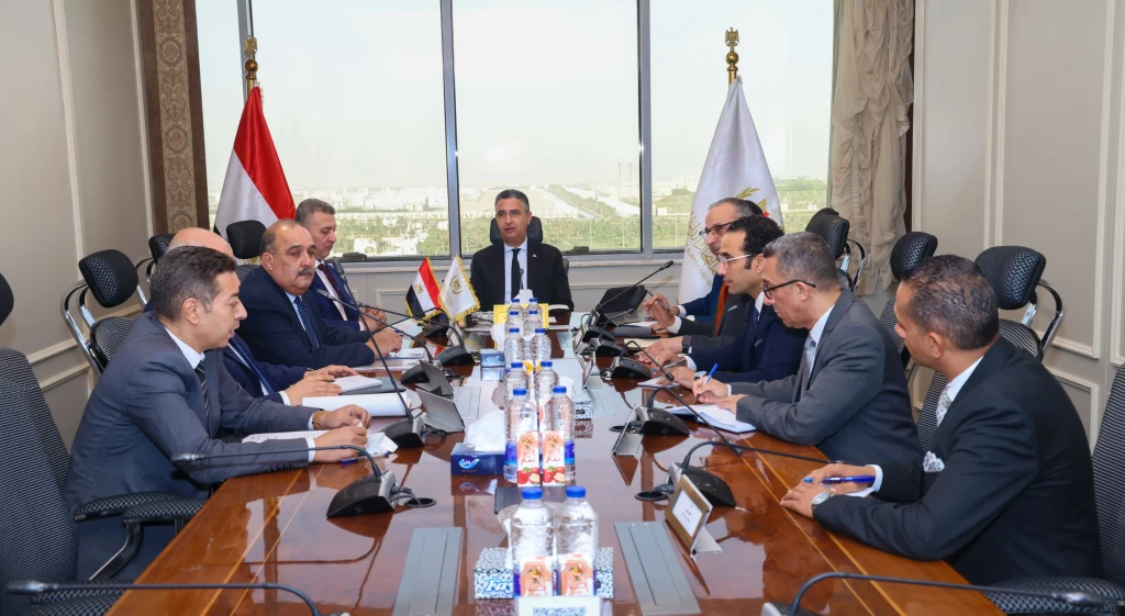 وزير التموين والتجارة الداخلية يجتمع مع رئيس الشركة العامة لتجارة الجملة لمتابعة إستعدادات شهر رمضان المبارك وتوافر السلع الأساسية.