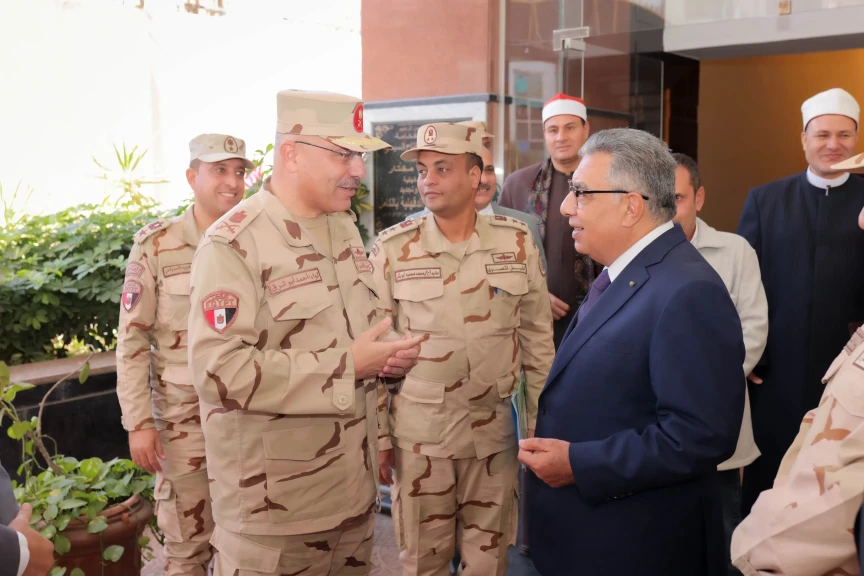 بالصور .. محافظ الدقهلية يستقبل مدير جمعية المحاربين القدامى ورئيس جامعة المنصورة في حفل تكريم أسر الشهداء ومصابي العمليات الحربية