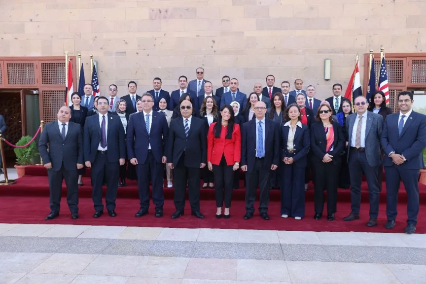 وزيرا العدل والتخطيط والتنمية الاقتصادية يشهدان تخريج عدداً من اعضاء الجهات و الهيئات القضائية من برنامج(قيادة التغيّر في المنظمات الديناميكية