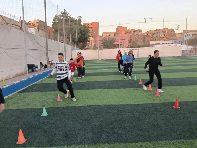 محافظ أسيوط : برامج تدريبية مستمرة لتعزيز اللياقة البدنية للشباب في الأندية الشعبية