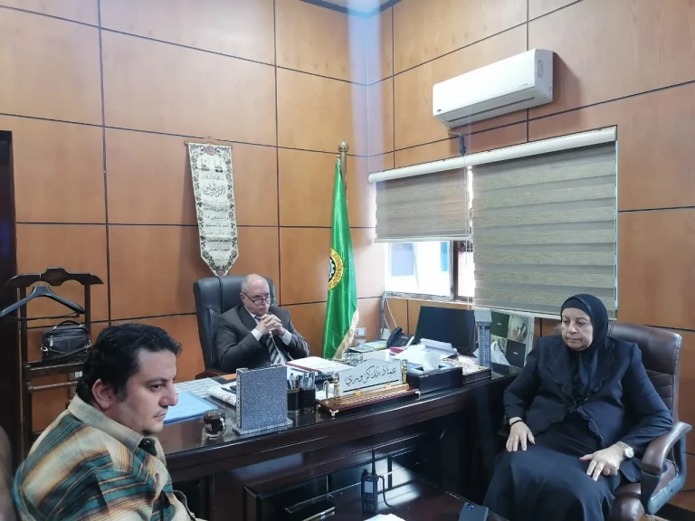 تنفيذاً لتوجيهات محافظ الدقهلية  السكرتير العام المساعد يعقد اجتماعا للجنة مراقبة وتنفيذ العقد المبرم بين المحافظة والشركة المصرية لتدوير المخلفات الصلبة ”ايكارو”