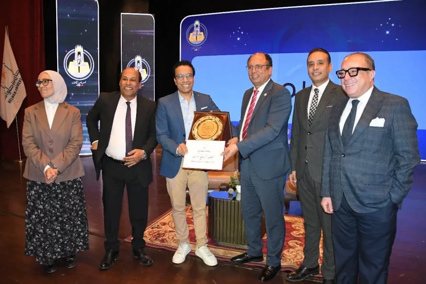 سامح حسين: جامعتى العزيزة سعدت بلقائى مع طلاب جامعة حلوان