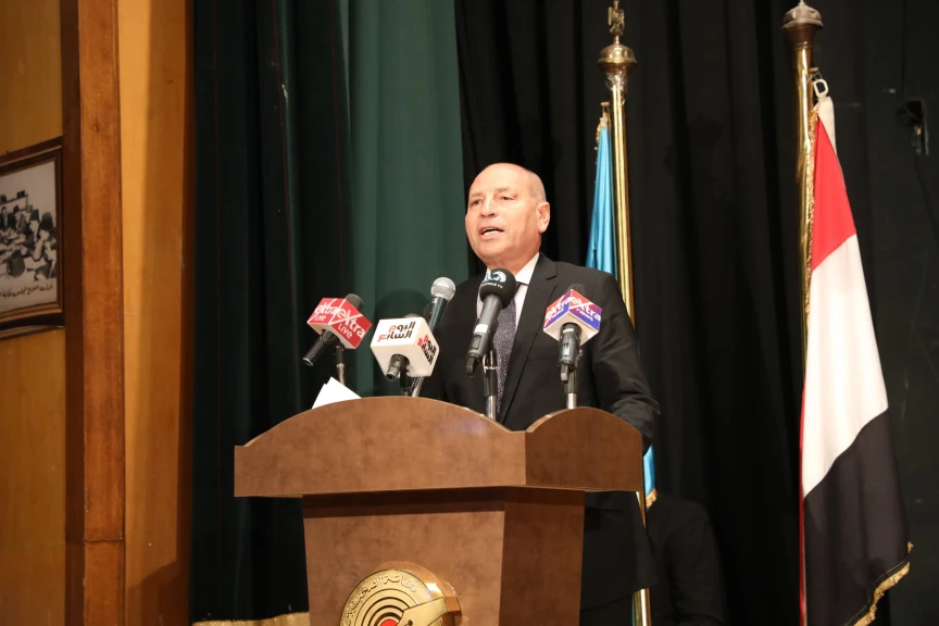 بالصور .. محافظ القاهرة يشهد مساء أمس الصالون الشهرى الذى نظمته لجنتا الشئون العربية والخارجية والحج والعمرة بنقابة الصحفيين