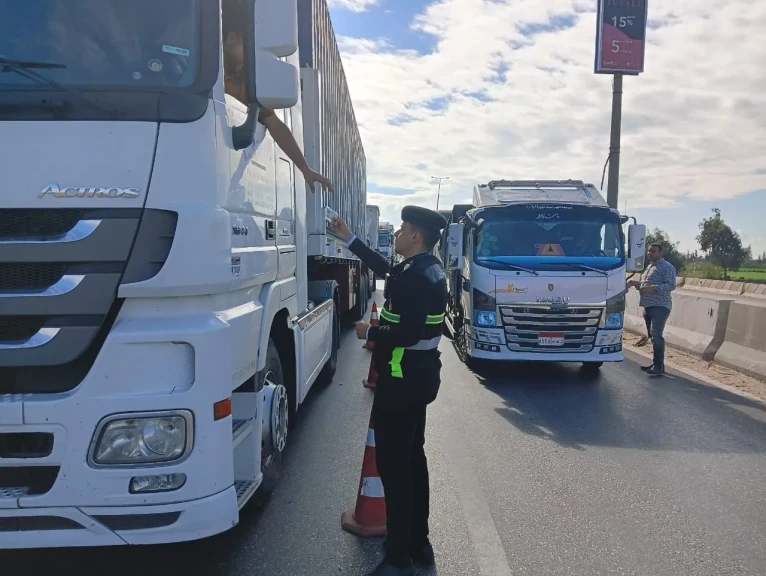 محافظ الدقهلية يتابع حملة للكشف عن تعاطي المواد المخدرة والمخالفات المرورية بطريق رافد جمصه