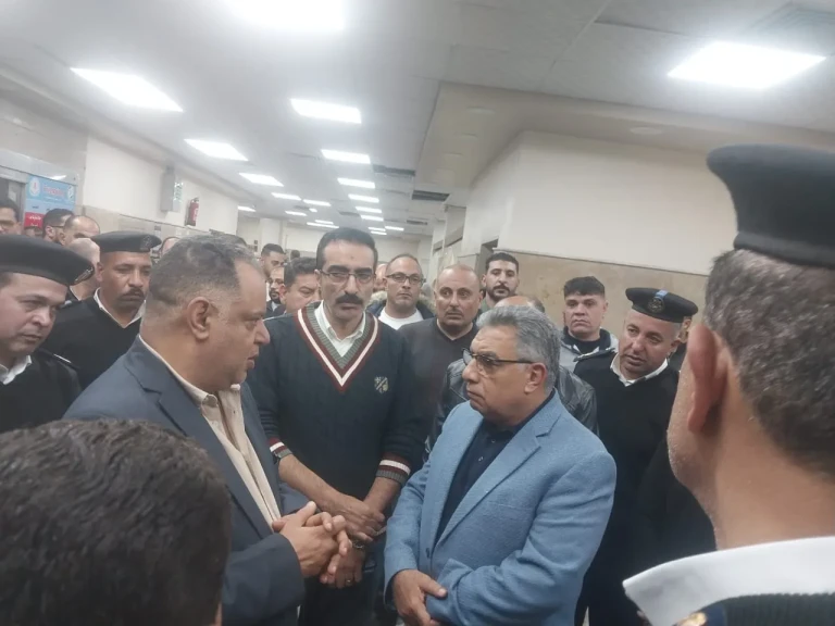محافظ الدقهلية يعزي أسر ضحايا حريق ”سوق الخواجات” ويطمئن على المصابين بالمستشفى