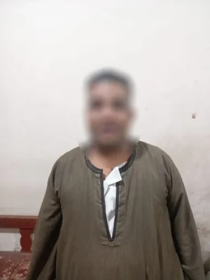 القبض على شخص لقيامه  بتجميع المواطنين ونقلهم بسيارة ميكروباص لمقر اللجان الإنتخابية لدعم أحد المرشحين بالمراغة فى سوهاج