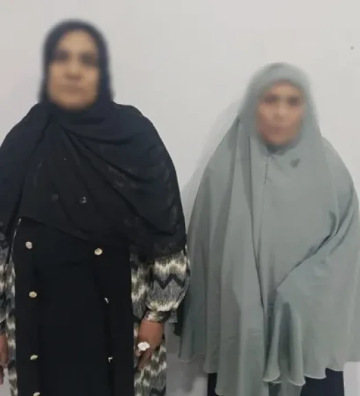 أجهزة الأمن تضبط سيدتين لقيامهما بتوزيع مبالغ مالية على المواطنين حال ترددهم على دوائرهم الإنتخابية لدفعهم للتصويت لصالح مرشح  بسوهاج