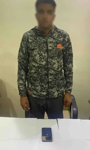 كشف ملابسات مقطع فيديو  تضمن قيام أحد الأشخاص بالتواجد بمحيط أحد الدوائر الإنتخابية بدائرة قسم الرمل بالإسكندرية وقيامه بتوزيع كوبونات سلع غذائية على المواطنين