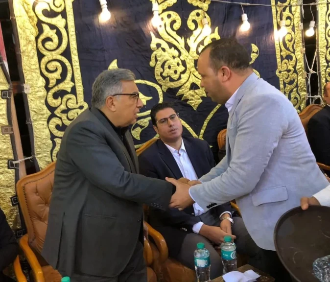 بالصور .. محافظ الدقهلية يُقدم واجب العزاء لأسر ضحايا حريق سوق الخواجات