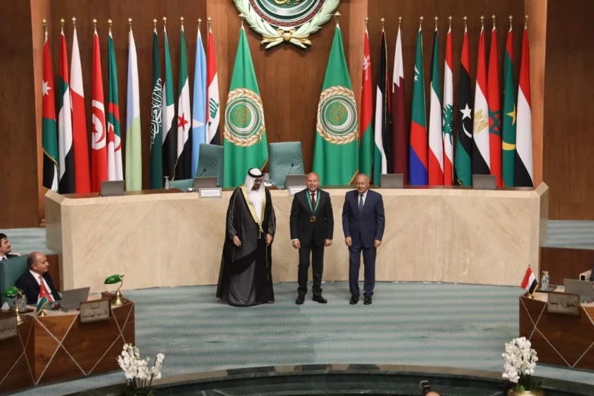 بالصور والتفاصيل .. محافظ القاهرة يفوز بجائزة التميز الحكومى العربى كأفضل محافظ على مستوى الدول العربية لعام ٢٠٢٤ – ٢٠٢٥.