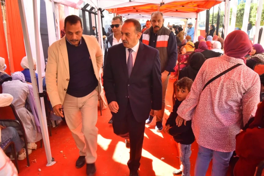 محافظ أسيوط يواصل جولاته على اللجان الانتخابية لمتابعة سير العملية في اليوم الثاني والأخير لإعادة انتخابات الدائرة الثالثة