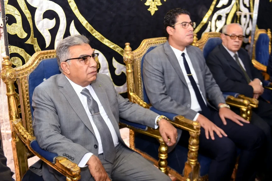 محافظ الدقهلية يقدم العزاء في وفاة الحاجة ”سبيلة”...كانت رمزا للعمل الخيري