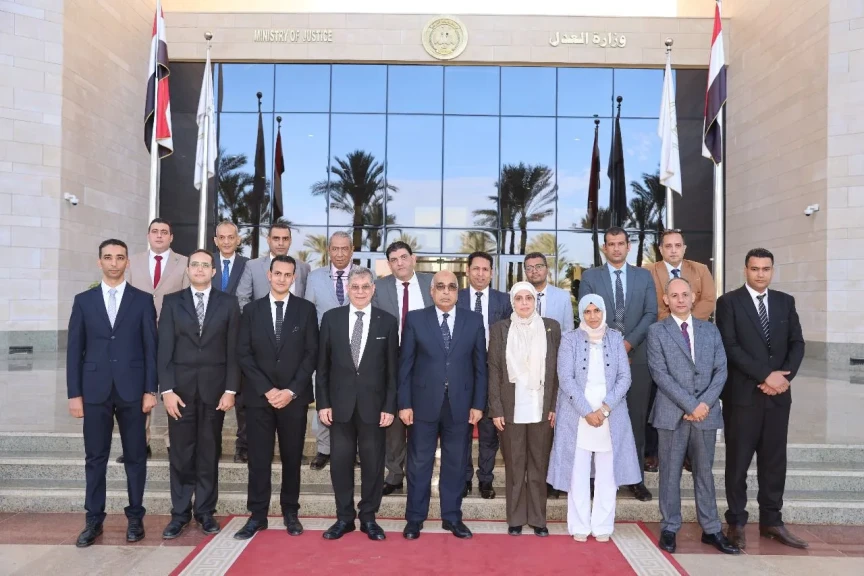 وزير العدل يلتقى وفداً من ممثلى مصلحة الخبراء