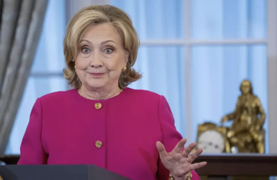 هيلاري كلينتون: بـ”القوة الناعمة” الصين تزيد نفوذها فى أفريقيا