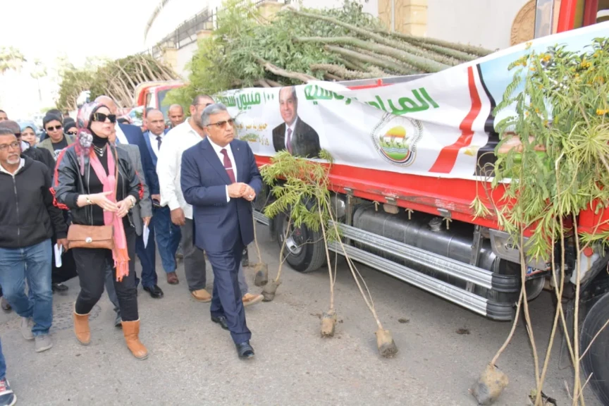 محافظ الدقهلية يشهد استلام الدفعة الرابعة من الأشجار ضمن مبادرة ”100 مليون شجرة” بإجمالي 13 ألفًا و758 شجرة.