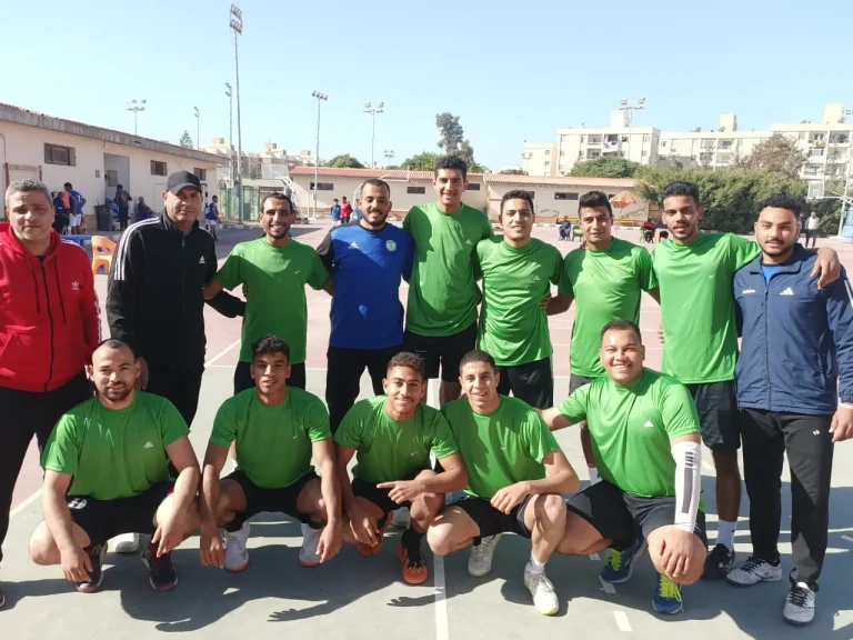 محافظ أسيوط يهنئ فريق اليد بتحقيق المركز الثالث بدوري مراكز الشباب بالإسكندرية