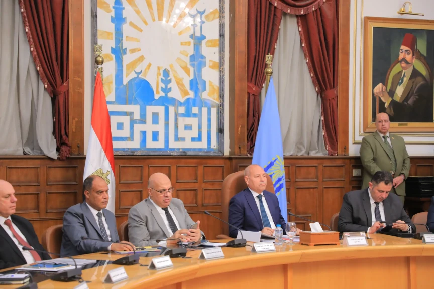 محافظ القاهرة يعرب عن  سعادته بانضمام مدينة القاهرة إلى شبكة مدن التعلم باليونسكو