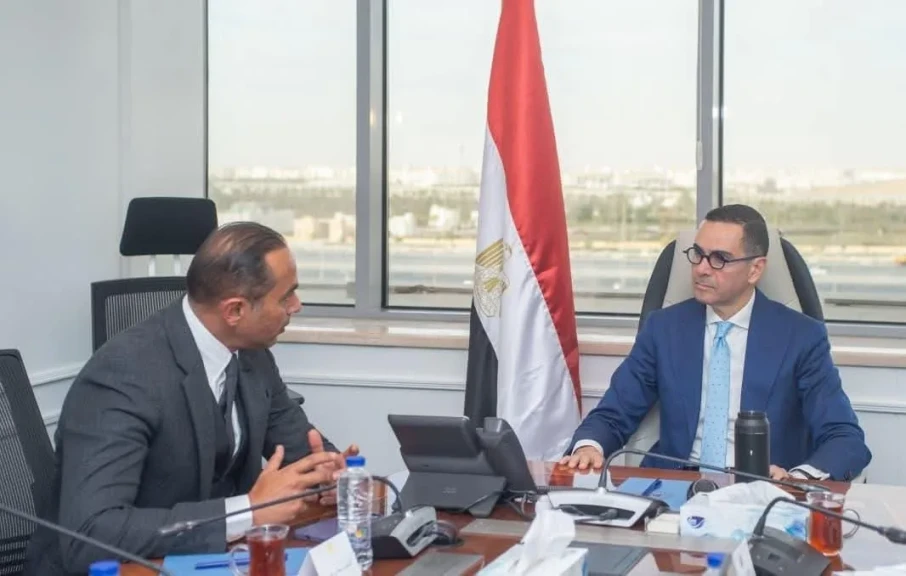 وزير الاستثمار والتجارة الخارجية يبحث مع مجموعة ”أبو غالي موتورز” خطط توطين صناعة الدراجات النارية في مصر بالتعاون مع الشركات الـعالمية