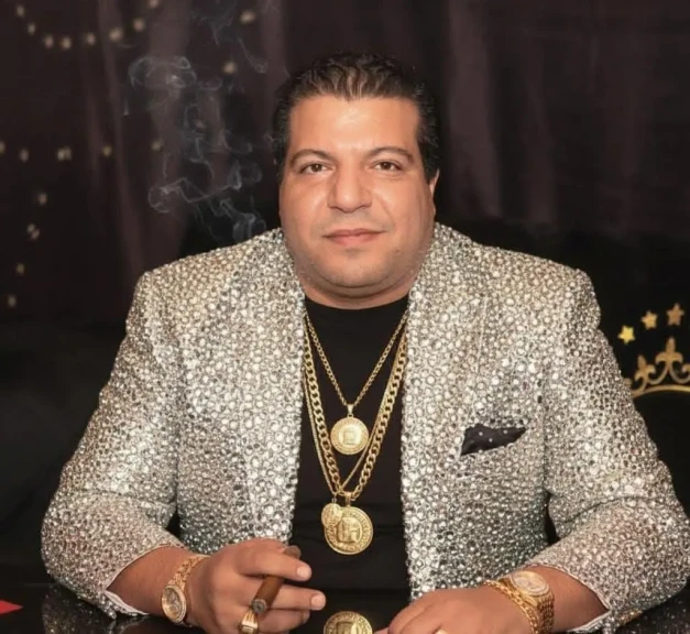 المطرب الشعبي خميس شعبان عبد الرحيم يطلب من الجمهور الدعاء له