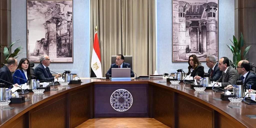 رئيس الوزراء يتابع الموقف التنفيذي لجهود مواجهة التعديات وحماية مجرى نهر النيل