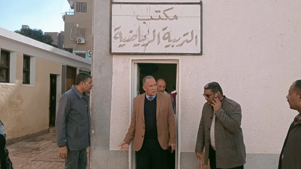 تنفيذا لمبادرة المحافظ  وكيل وزارة التعليم بأسيوط يتابع التشطيبات النهائية لأعمال تطوير مدرسة التربية الفكرية