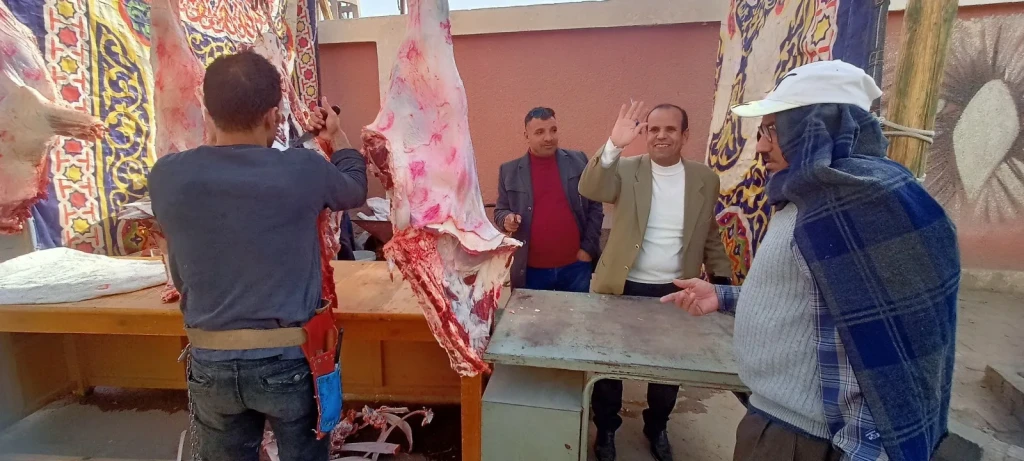 محافظ أسيوط : فتح منفذًا جديدًا للحوم البلدية بأسعار مخفضة بمركز أبنوب بـ 290 جنيها للكيلو ضمن مبادرة ”تخفيف الأعباء عن المواطنين