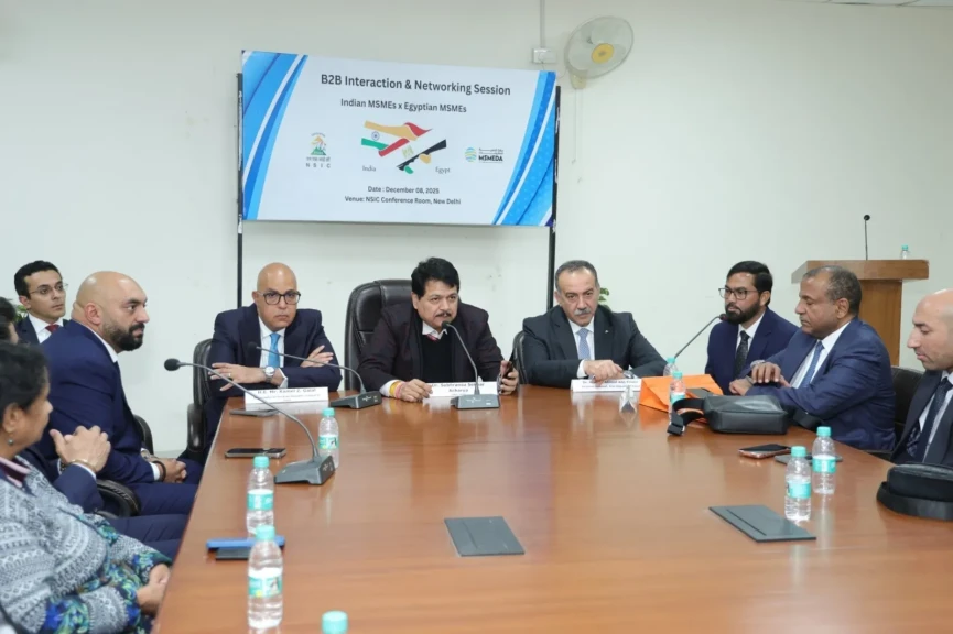 محافظ أسيوط : تعاون جديد مع المؤسسة الوطنية الهندية للصناعات الصغيرة والمتوسطة لفتح مسارات تدريب وتصنيع مشترك ودعم الشركات الناشئة